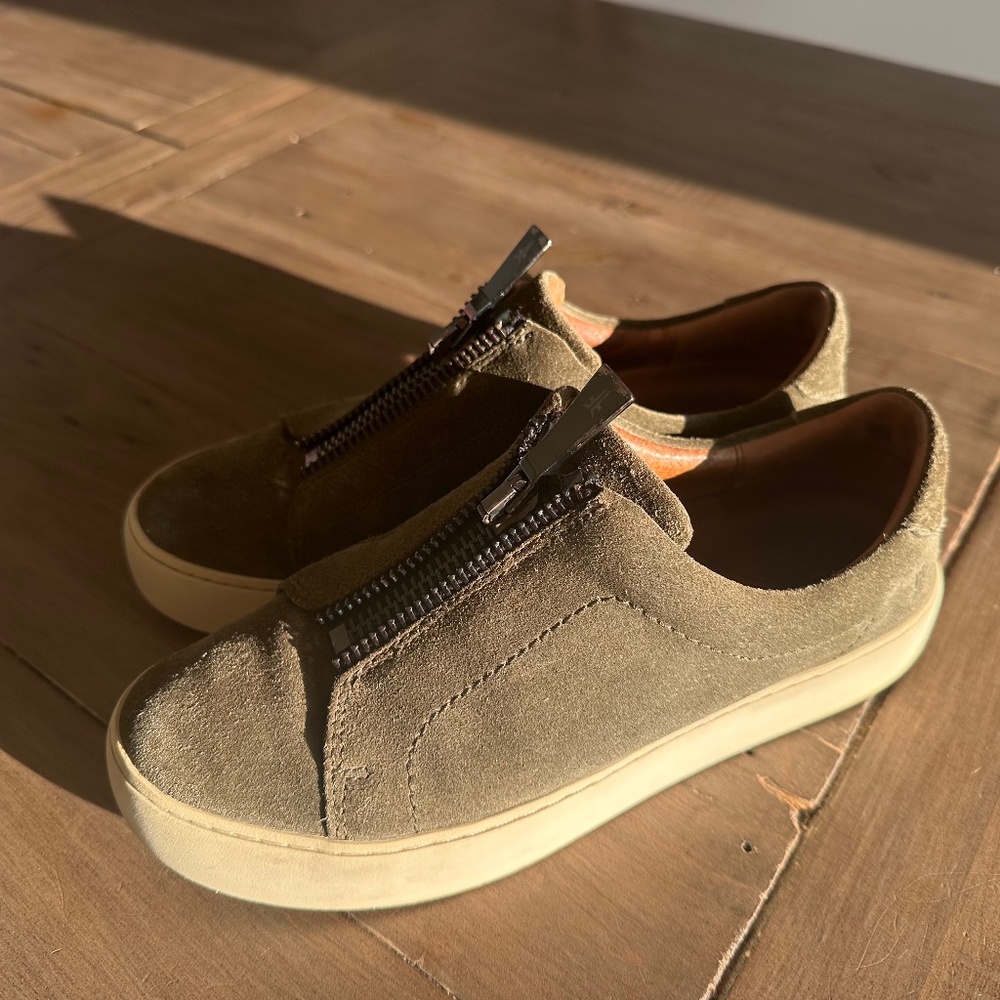Frye Lena Sneakers in Olive